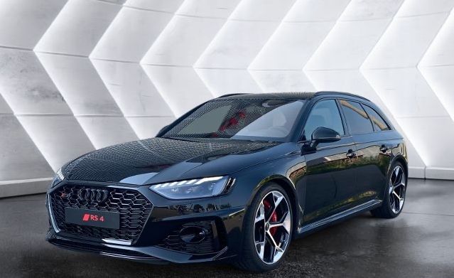 AUDI RS4 AVANT COMPETITION | skladem | sportovní kombi | V6 biturbo 450 koní | černá s černo-červenou kůží | plná výbava | nákup online | AUTOiBUY.com